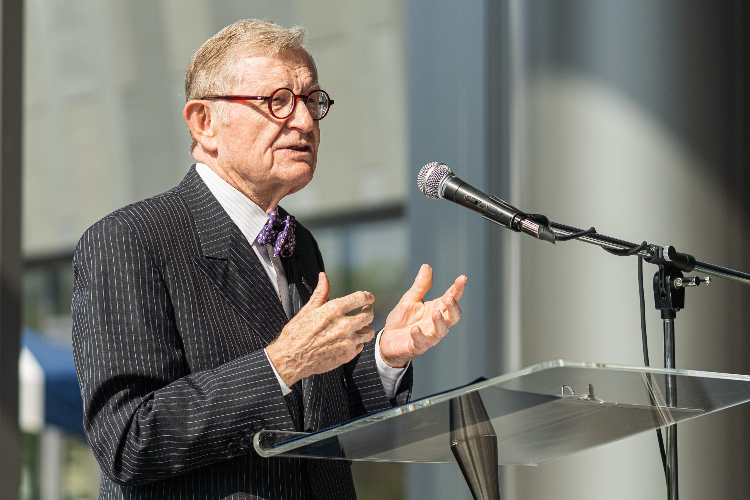 WVU Board of Governors extends President Gordon Gee's contract for another year